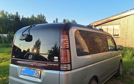 Honda Stepwgn II рестайлинг, 2003 год, 1 100 000 рублей, 4 фотография