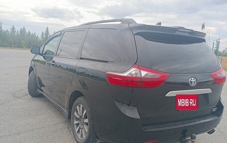 Toyota Sienna III, 2020 год, 4 950 000 рублей, 11 фотография