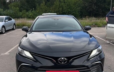 Toyota Camry, 2023 год, 3 500 000 рублей, 2 фотография