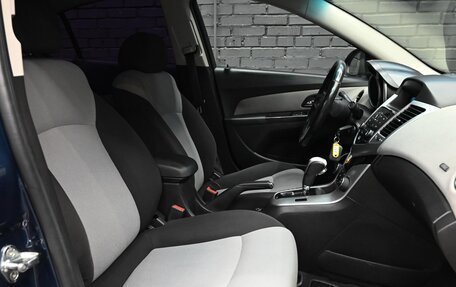 Chevrolet Cruze II, 2011 год, 950 000 рублей, 12 фотография