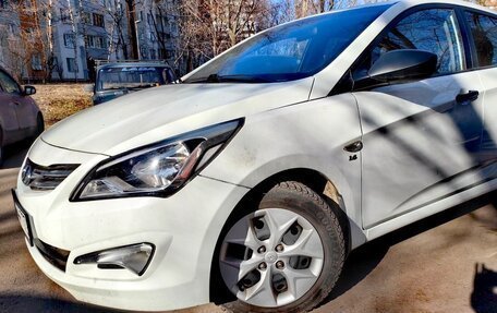 Hyundai Solaris II рестайлинг, 2015 год, 1 100 000 рублей, 8 фотография