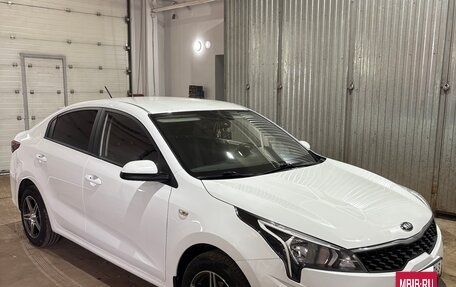 KIA Rio IV, 2020 год, 1 630 000 рублей, 3 фотография