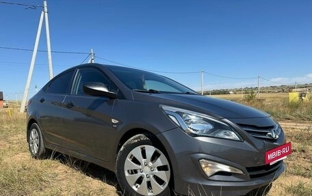 Hyundai Solaris II рестайлинг, 2015 год, 870 000 рублей, 3 фотография