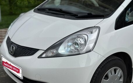 Honda Fit III, 2008 год, 850 000 рублей, 2 фотография