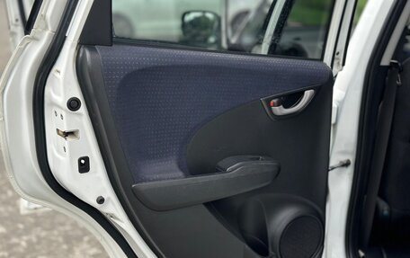 Honda Fit III, 2008 год, 850 000 рублей, 10 фотография
