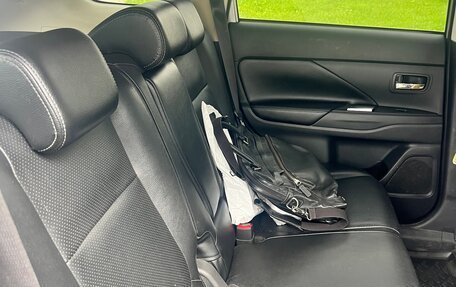 Mitsubishi Outlander III рестайлинг 3, 2013 год, 1 270 000 рублей, 8 фотография