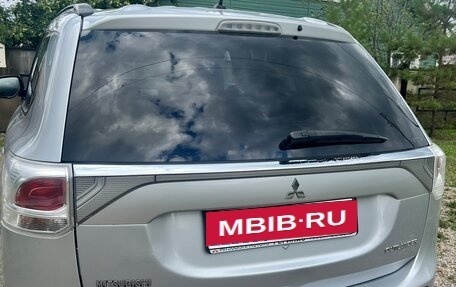 Mitsubishi Outlander III рестайлинг 3, 2013 год, 1 270 000 рублей, 3 фотография