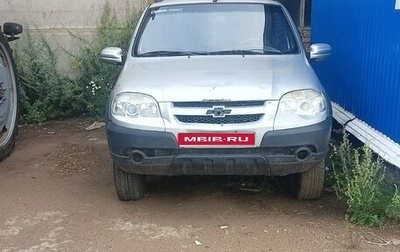Chevrolet Niva I рестайлинг, 2010 год, 280 000 рублей, 1 фотография