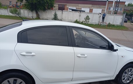 KIA Rio IV, 2018 год, 1 050 000 рублей, 3 фотография