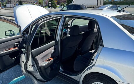 Nissan Tiida, 2005 год, 600 000 рублей, 14 фотография