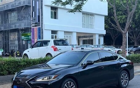 Lexus ES VII, 2021 год, 2 800 000 рублей, 1 фотография