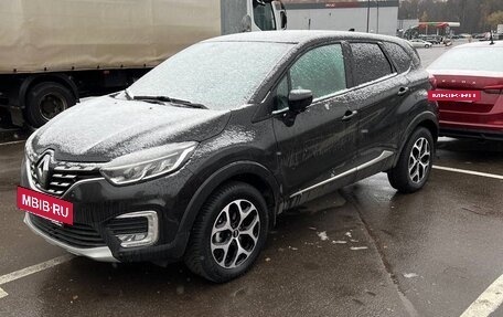 Renault Kaptur I рестайлинг, 2022 год, 2 000 000 рублей, 2 фотография