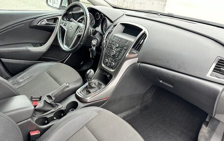 Opel Astra J, 2011 год, 595 000 рублей, 9 фотография