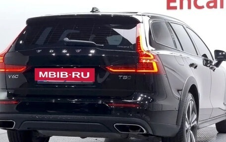 Volvo V60 Cross Country II, 2021 год, 3 851 999 рублей, 4 фотография