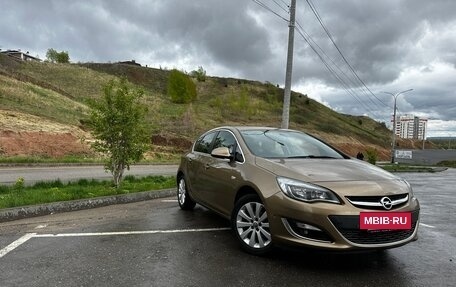 Opel Astra J, 2013 год, 1 050 000 рублей, 2 фотография