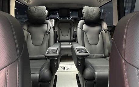 Mercedes-Benz V-Класс, 2021 год, 4 900 100 рублей, 23 фотография