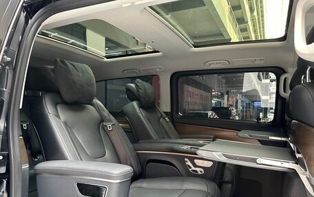 Mercedes-Benz V-Класс, 2021 год, 4 900 100 рублей, 25 фотография