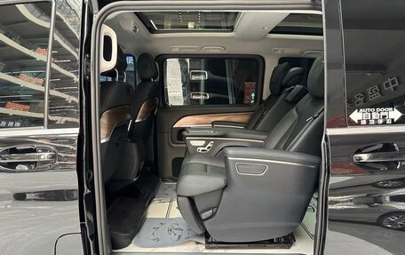 Mercedes-Benz V-Класс, 2021 год, 4 900 100 рублей, 26 фотография