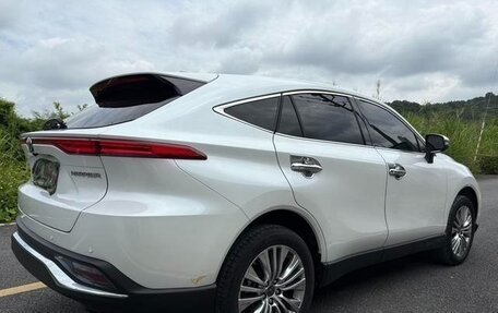 Toyota Harrier, 2024 год, 3 200 000 рублей, 6 фотография