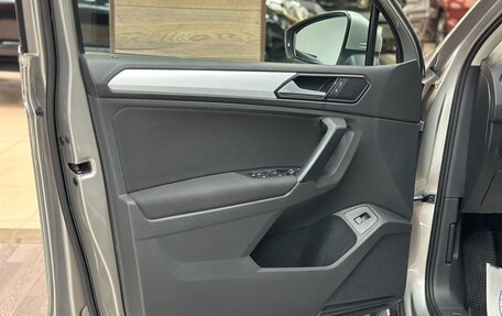Volkswagen Tiguan II, 2017 год, 2 420 000 рублей, 19 фотография