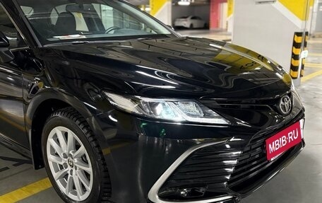 Toyota Camry, 2021 год, 2 650 000 рублей, 3 фотография