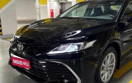 Toyota Camry, 2021 год, 2 650 000 рублей, 2 фотография