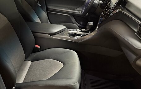 Toyota Camry, 2021 год, 2 650 000 рублей, 14 фотография