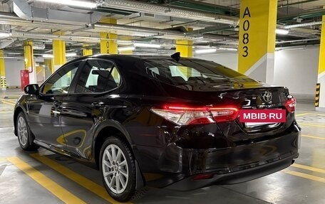 Toyota Camry, 2021 год, 2 650 000 рублей, 8 фотография