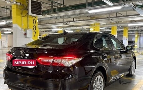 Toyota Camry, 2021 год, 2 650 000 рублей, 7 фотография