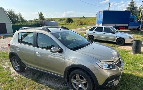Renault Sandero II рестайлинг, 2021 год, 1 350 000 рублей, 1 фотография