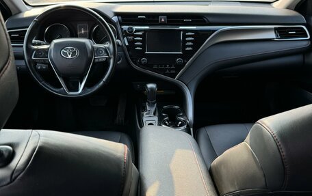 Toyota Camry, 2020 год, 2 800 000 рублей, 5 фотография