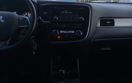 Mitsubishi Outlander III рестайлинг 3, 2012 год, 1 500 000 рублей, 7 фотография