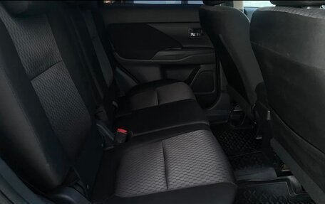 Mitsubishi Outlander III рестайлинг 3, 2012 год, 1 500 000 рублей, 19 фотография