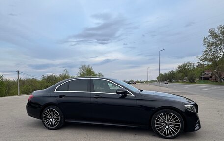 Mercedes-Benz E-Класс, 2019 год, 3 900 000 рублей, 1 фотография
