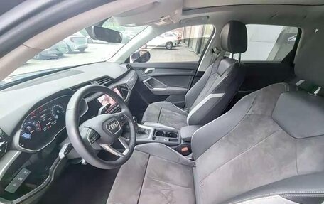 Audi Q3, 2022 год, 2 200 000 рублей, 8 фотография