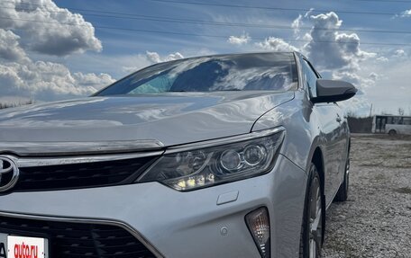 Toyota Camry, 2017 год, 2 150 000 рублей, 2 фотография