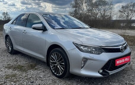 Toyota Camry, 2017 год, 2 150 000 рублей, 6 фотография