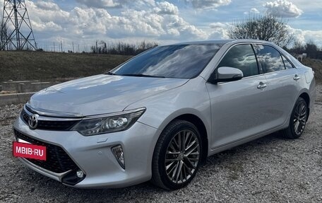 Toyota Camry, 2017 год, 2 150 000 рублей, 7 фотография