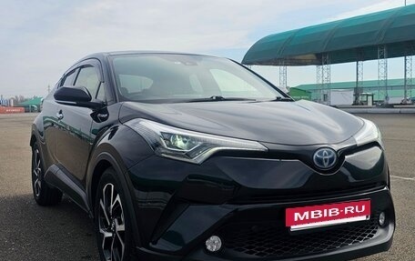 Toyota C-HR I рестайлинг, 2018 год, 2 100 000 рублей, 3 фотография