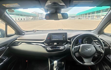 Toyota C-HR I рестайлинг, 2018 год, 2 100 000 рублей, 14 фотография
