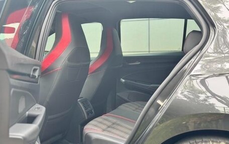 Volkswagen Golf GTI, 2022 год, 1 949 900 рублей, 13 фотография