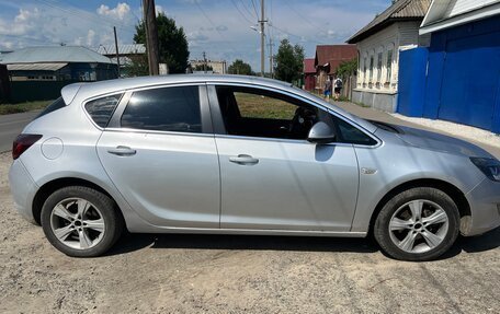 Opel Astra J, 2012 год, 600 000 рублей, 3 фотография