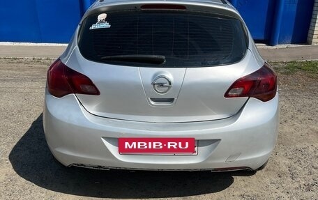 Opel Astra J, 2012 год, 600 000 рублей, 2 фотография