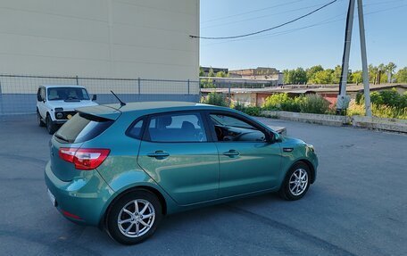 KIA Rio III рестайлинг, 2013 год, 1 000 000 рублей, 5 фотография