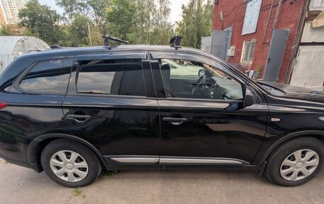 Mitsubishi Outlander III рестайлинг 3, 2020 год, 1 600 000 рублей, 6 фотография