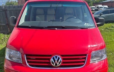 Volkswagen Caravelle T5, 2004 год, 1 700 000 рублей, 5 фотография