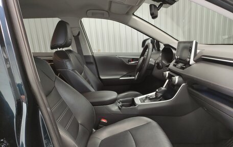 Toyota RAV4, 2020 год, 3 295 000 рублей, 9 фотография