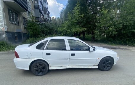 Opel Vectra B рестайлинг, 1999 год, 200 000 рублей, 1 фотография