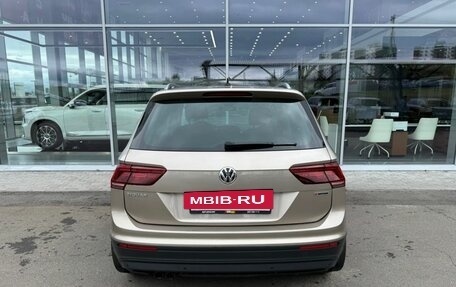 Volkswagen Tiguan II, 2019 год, 2 295 000 рублей, 6 фотография