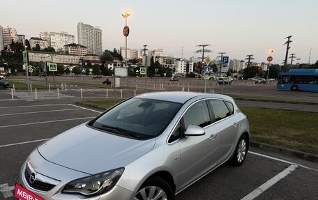 Opel Astra J, 2011 год, 700 000 рублей, 3 фотография